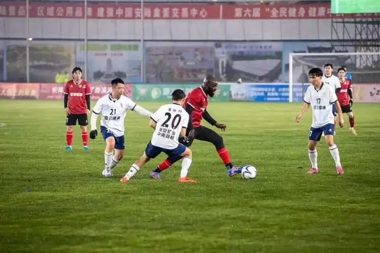德国乙级联赛：汉堡 VS 沙尔克04